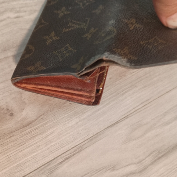 Authentic Louis Vuitton Monogram Canvas Wallet - Brown - Picture 7 of 14